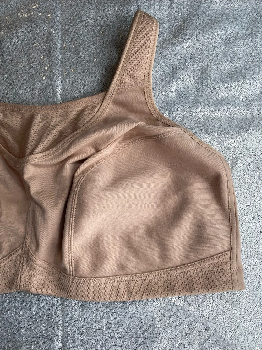 GLAMORISE Women's Plus Size No-Bounce wirefree Camisole Sports Bra Beige 48C